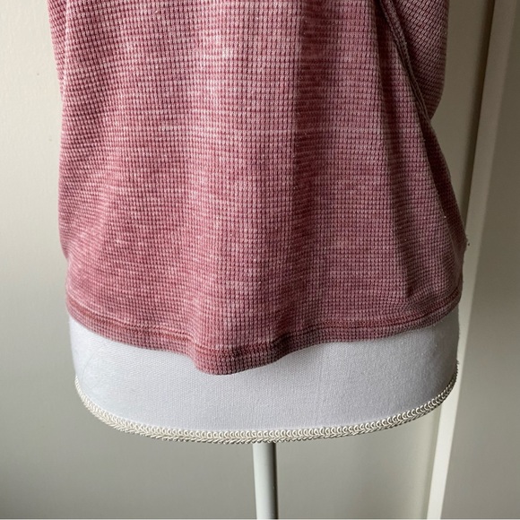 This is a mauve/ red burnout style top from American Eagle in size medium AE - Picture 8 of 8